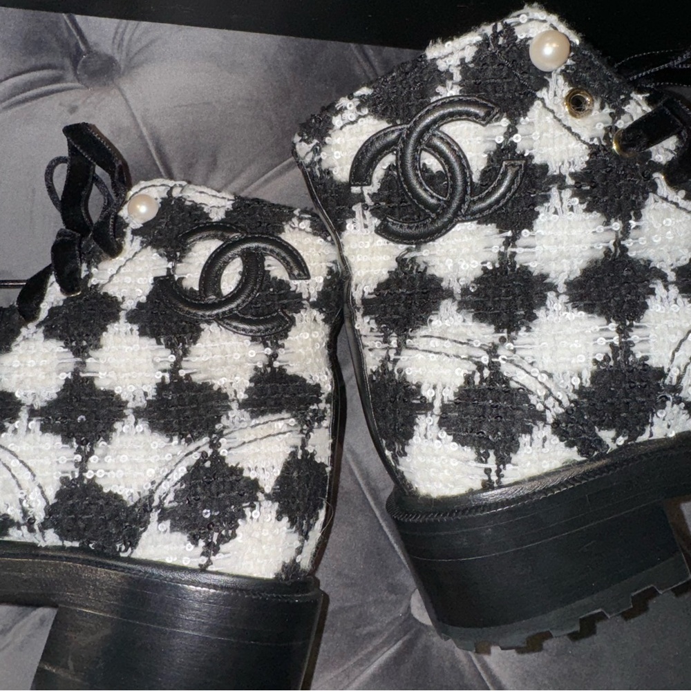 New Size 38.5 Chanel Tweed Black White Lace Up Ankle Boots - Picture 6 of 8